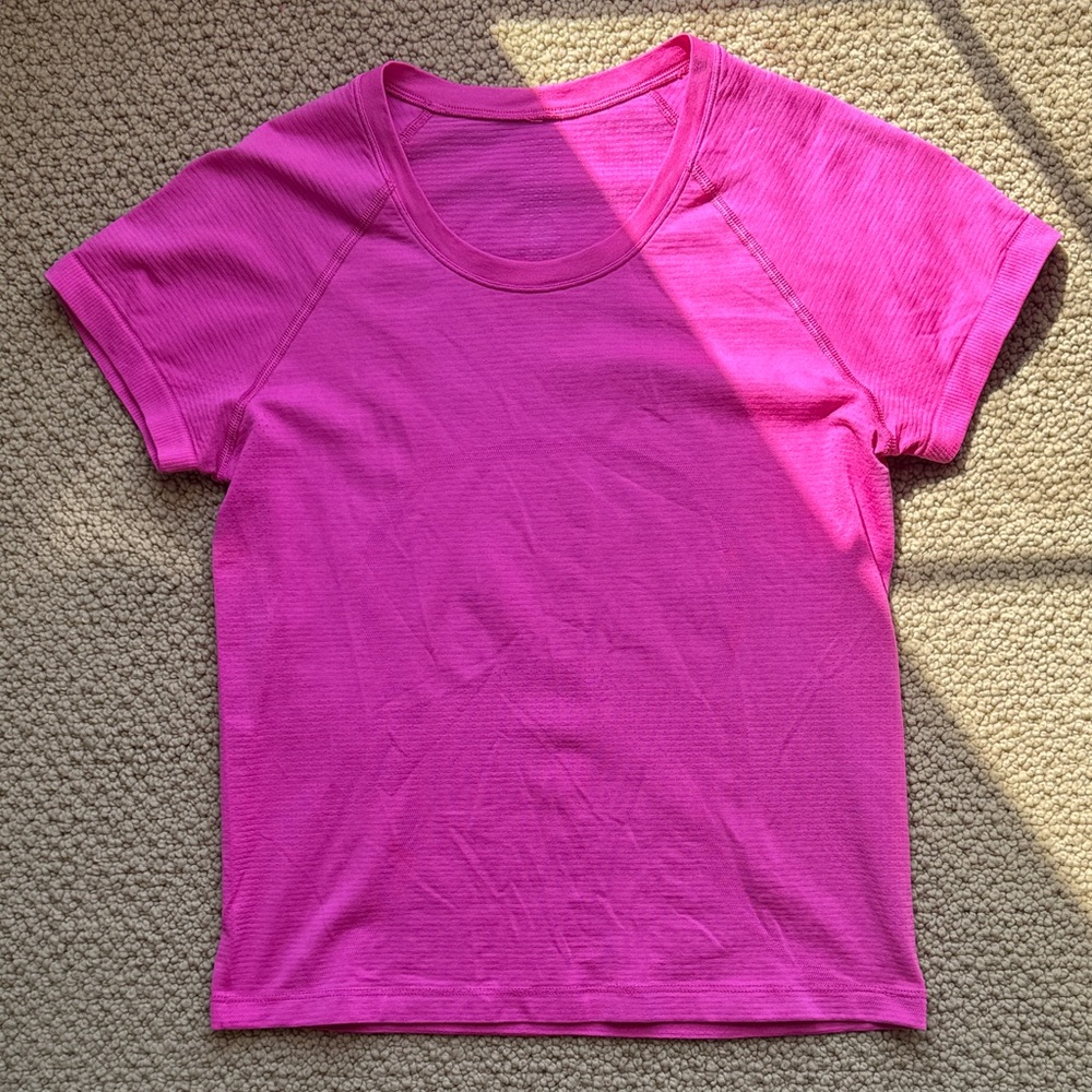 Lululemon Swiftly Tech Tee size 6 Race Length
